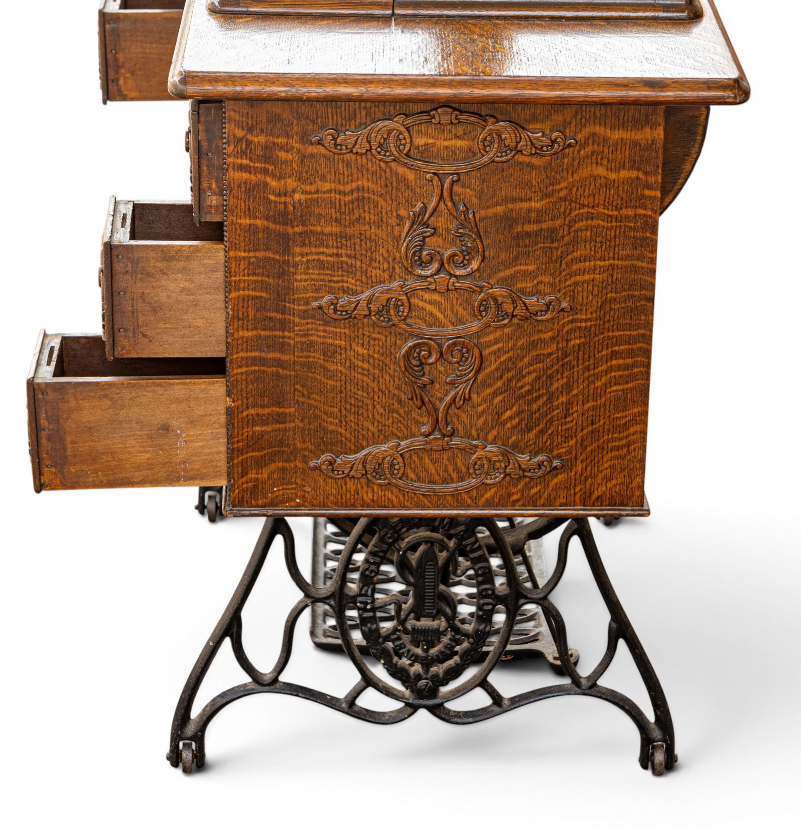 Singer Treadle Sewing Machine in Cabinet - 10