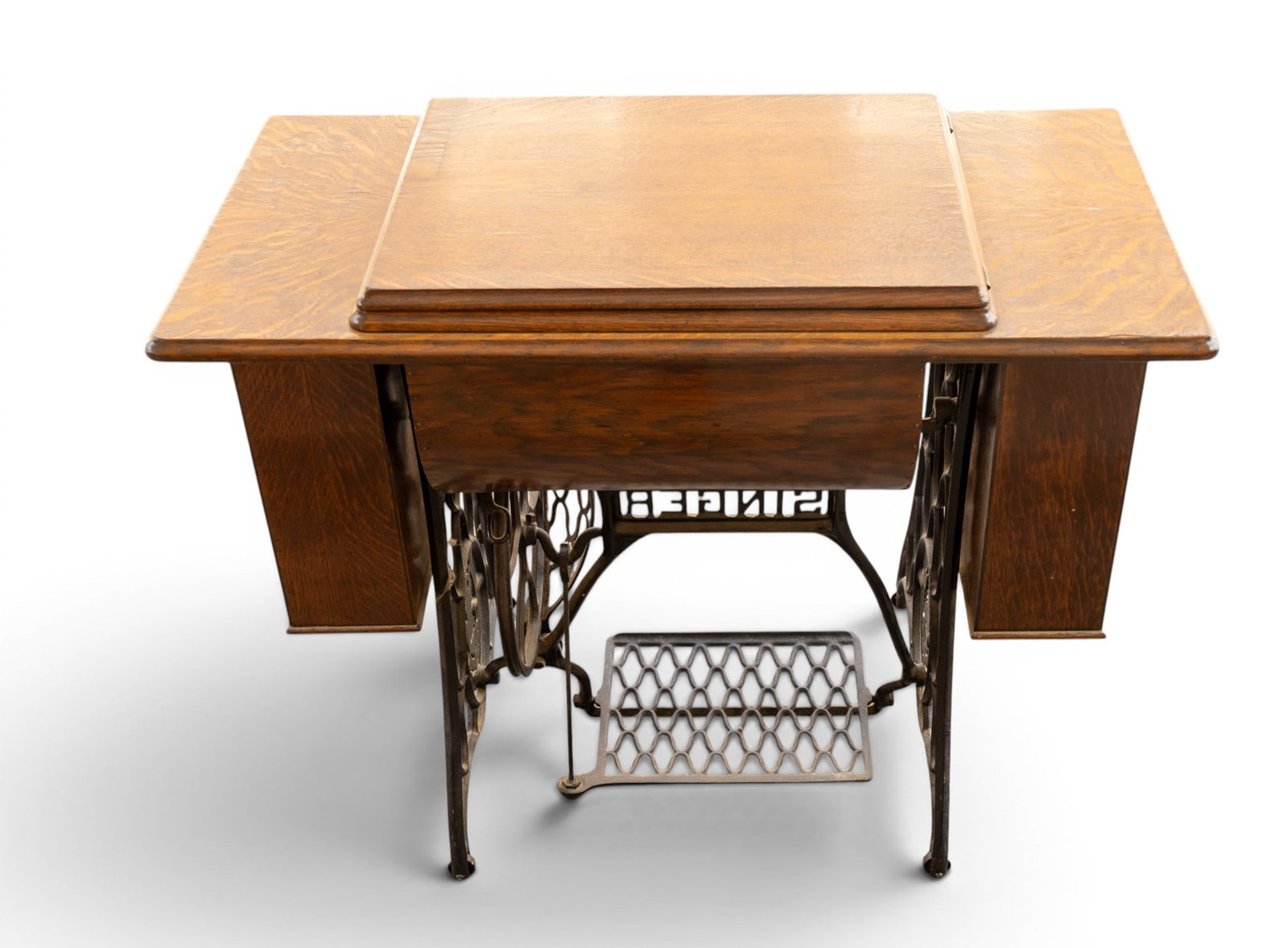 Singer Treadle Sewing Machine in Cabinet - 12