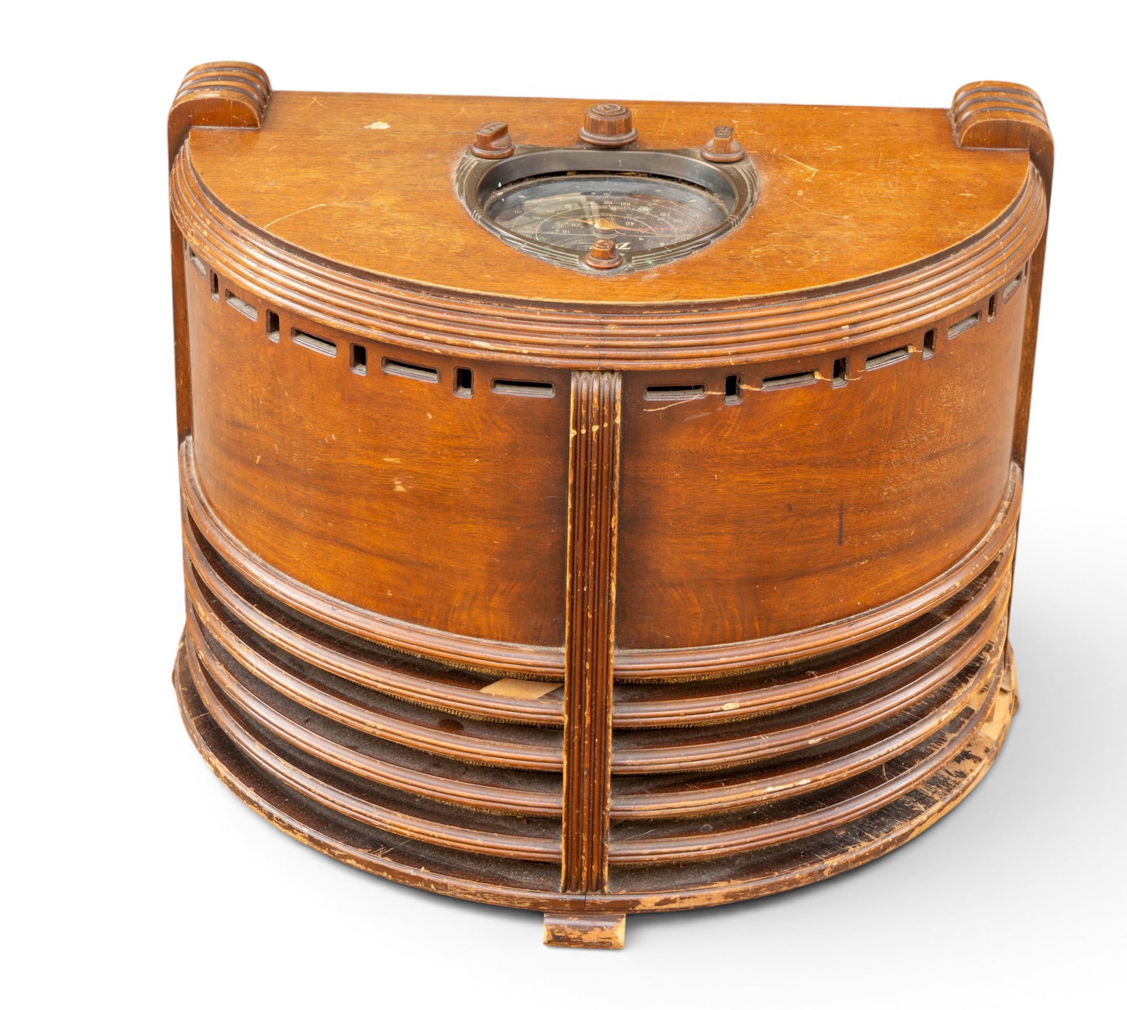 Zenith Tube Radio Cabinet with Dial Indicator (1 of 6)