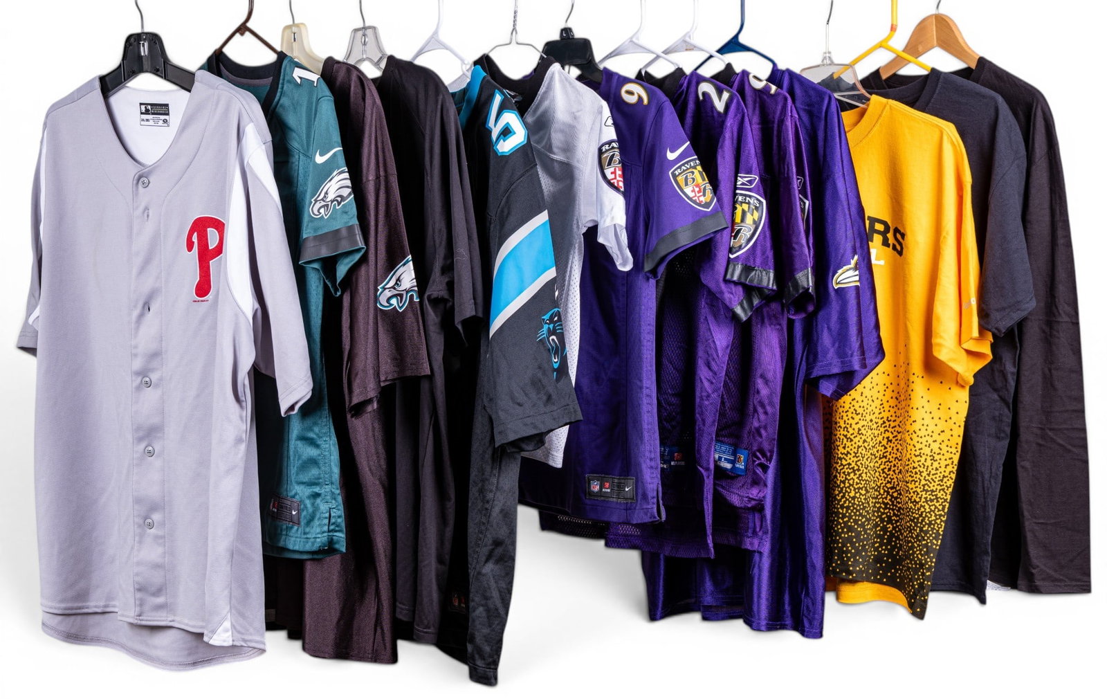 NFL/MLB Replica Jerseys & Licensed Apparel (1 of 16)