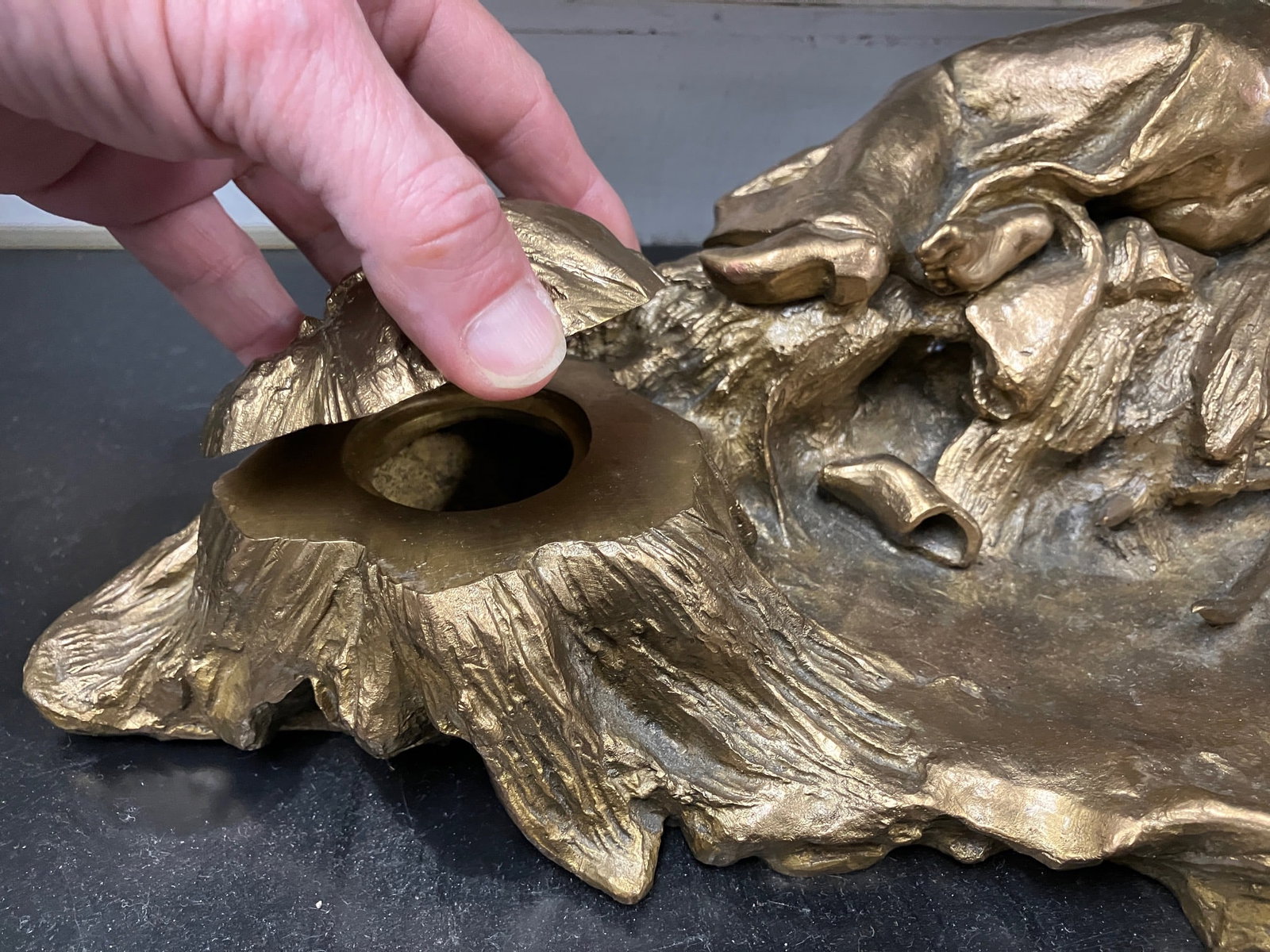 19th C Larroux Figural Bronze Double Inkwell - 11