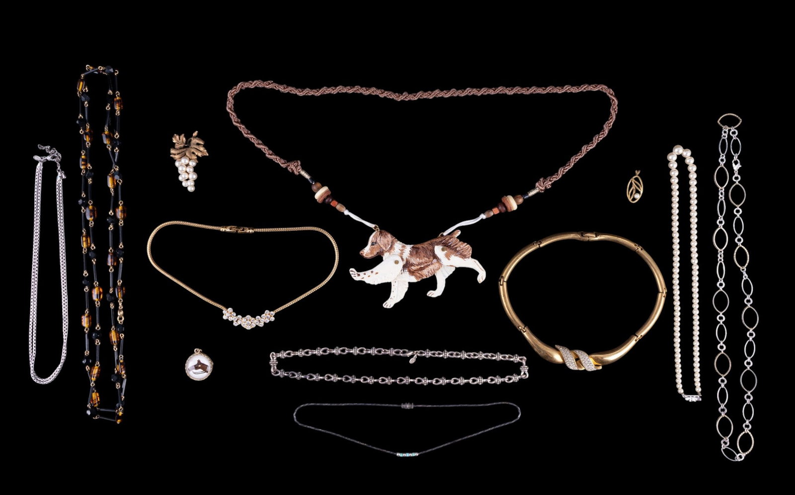Vintage Necklaces and Pendants (1 of 20)