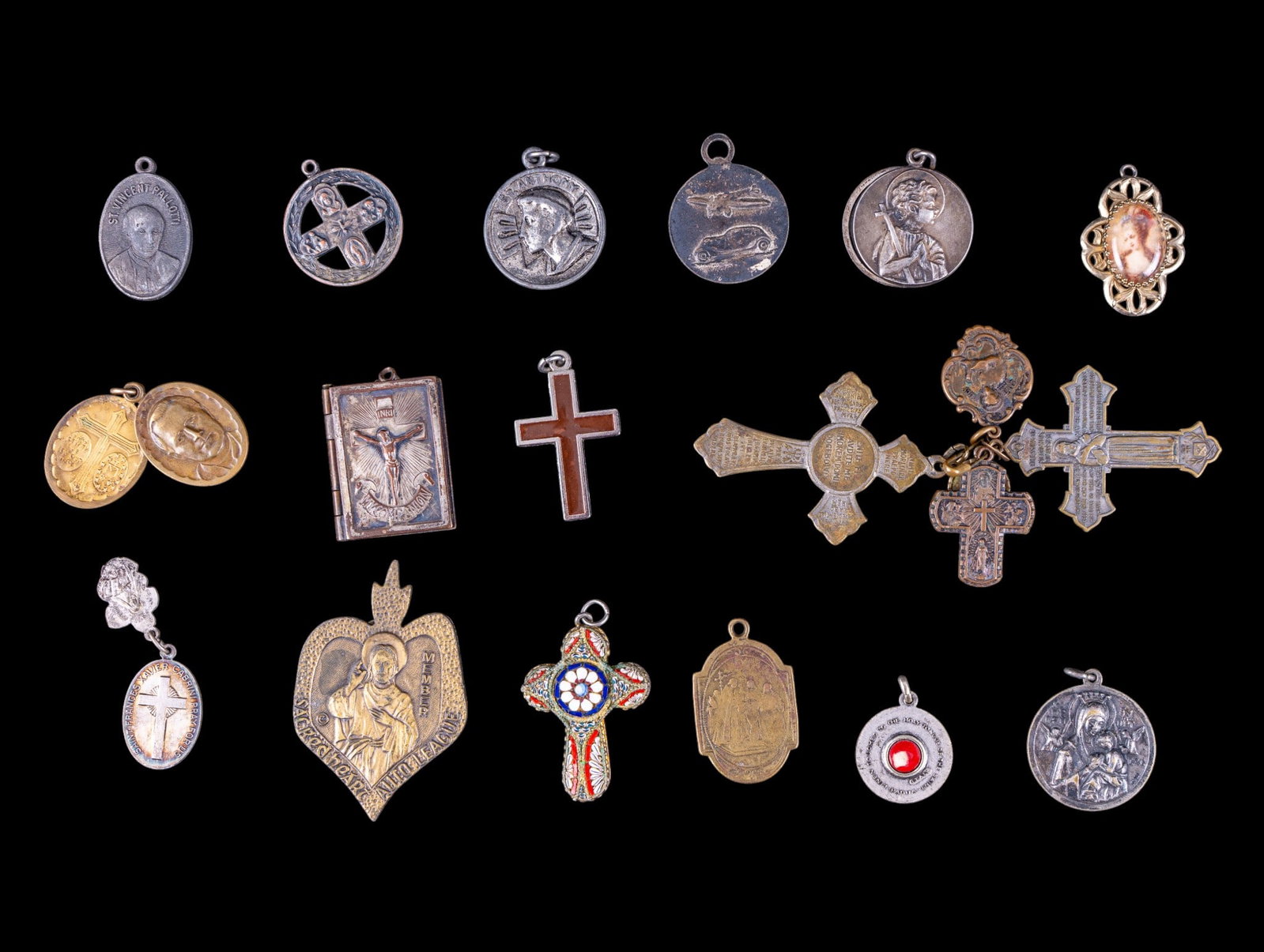 Cross Pendants and Religious Medallions (1 of 13)