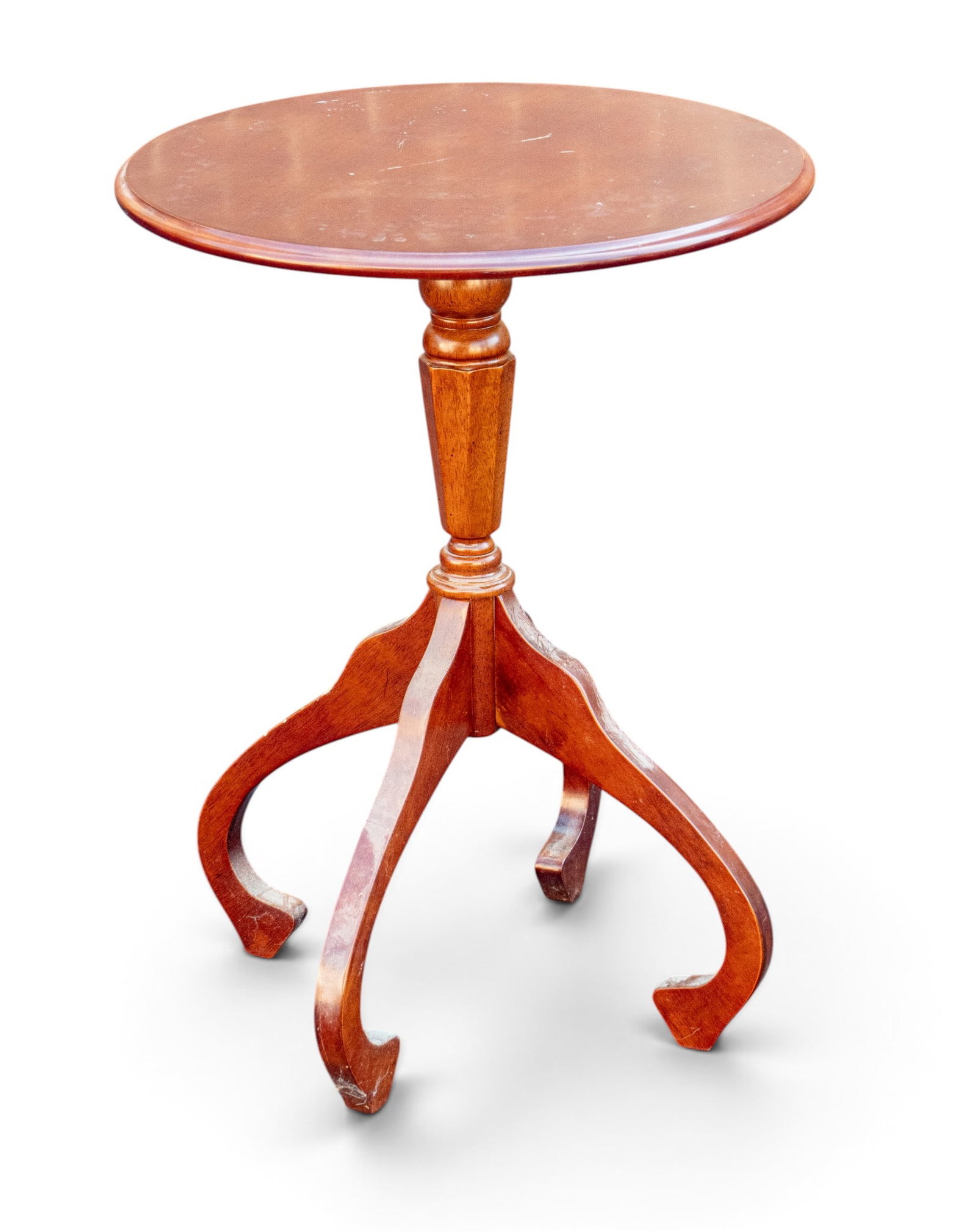 Bombay Company Pedestal Accent Table: Bombay Company pedestal wooden accent table. Marked with Bombay label to underside. Measures approx. 22.5" H x 17" Diameter.