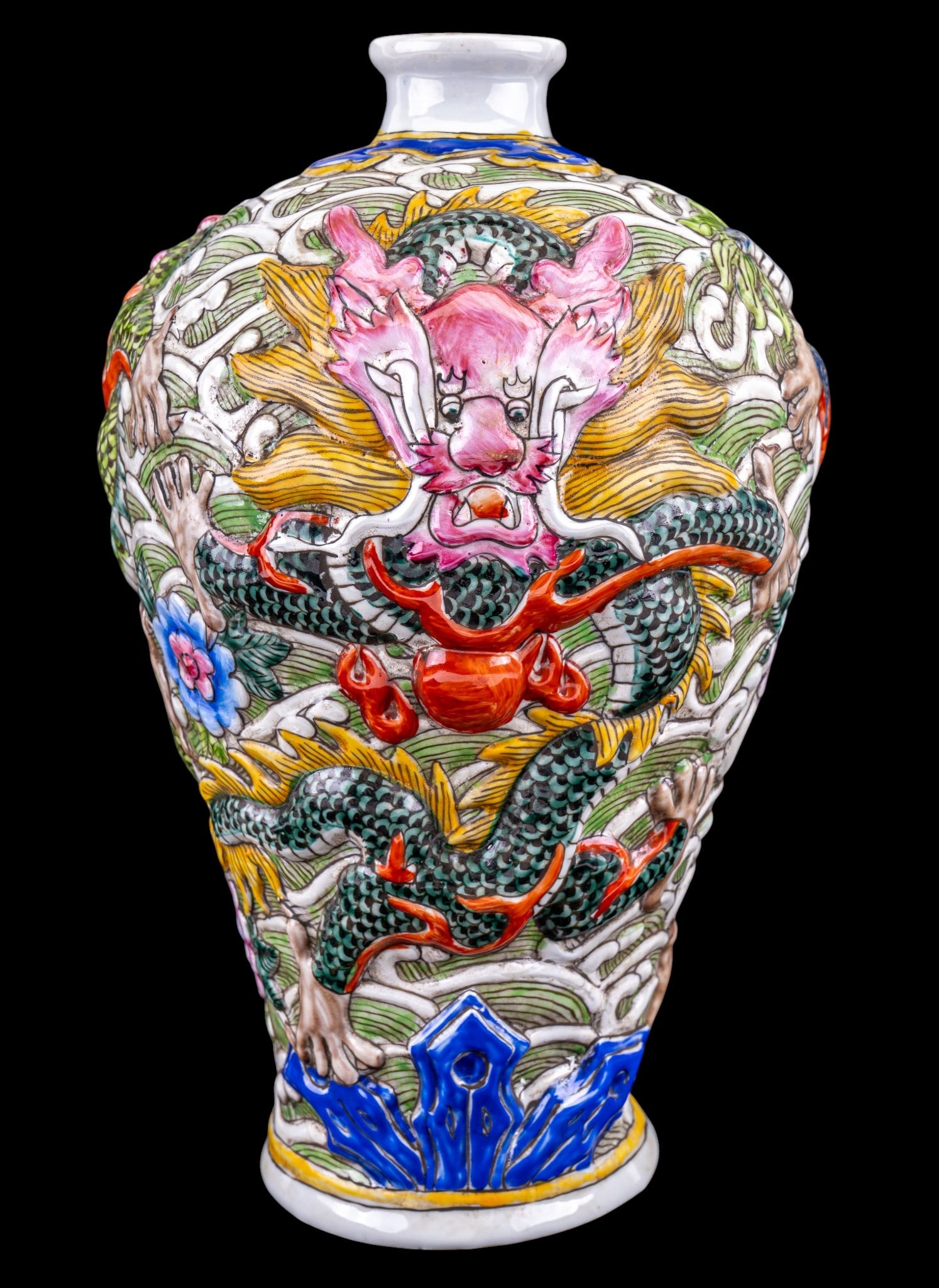 Chinese High Relief Dragon Vase (1 of 10)