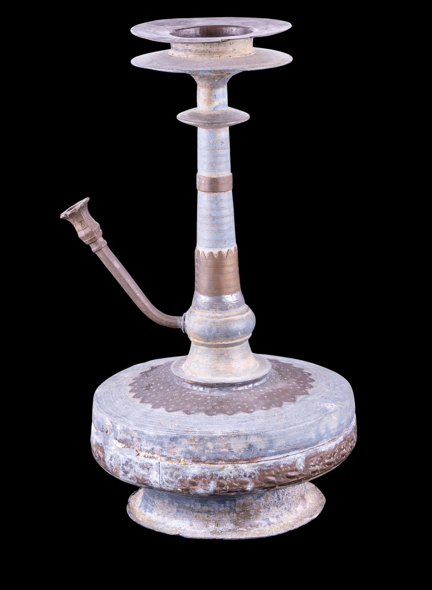 Antique Brass and Copper Hookah: Antique brass and copper Middle Eastern hookah comprising a bulbous copper base with brass stem, decorative turned finial, and associated fittings. Measures approx. 18.5" H x 10" Diameter.