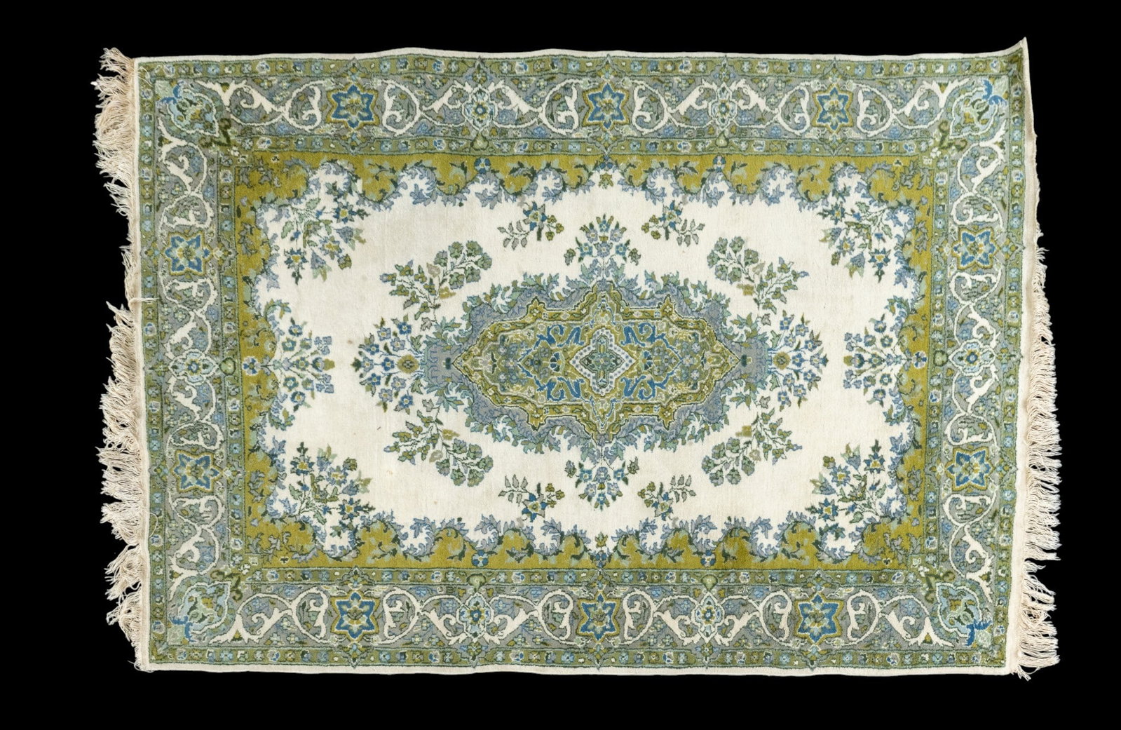 Hand-Woven Persian Carpet: Hand-woven Persian area rug. Measures approx. 4' x 6'3".