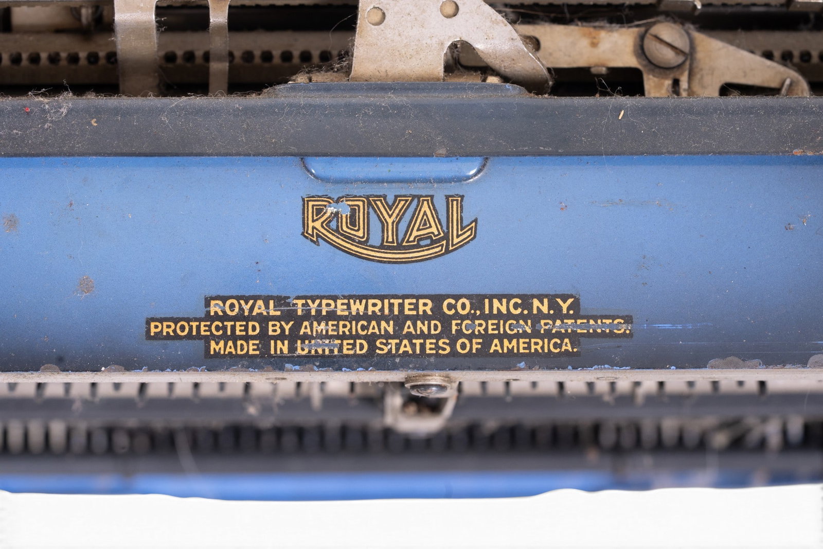Early Royal Typewriter - 6