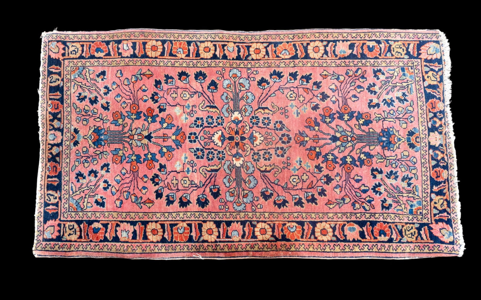 Persian Sarouk Rug: Geometric motifs. no measurements