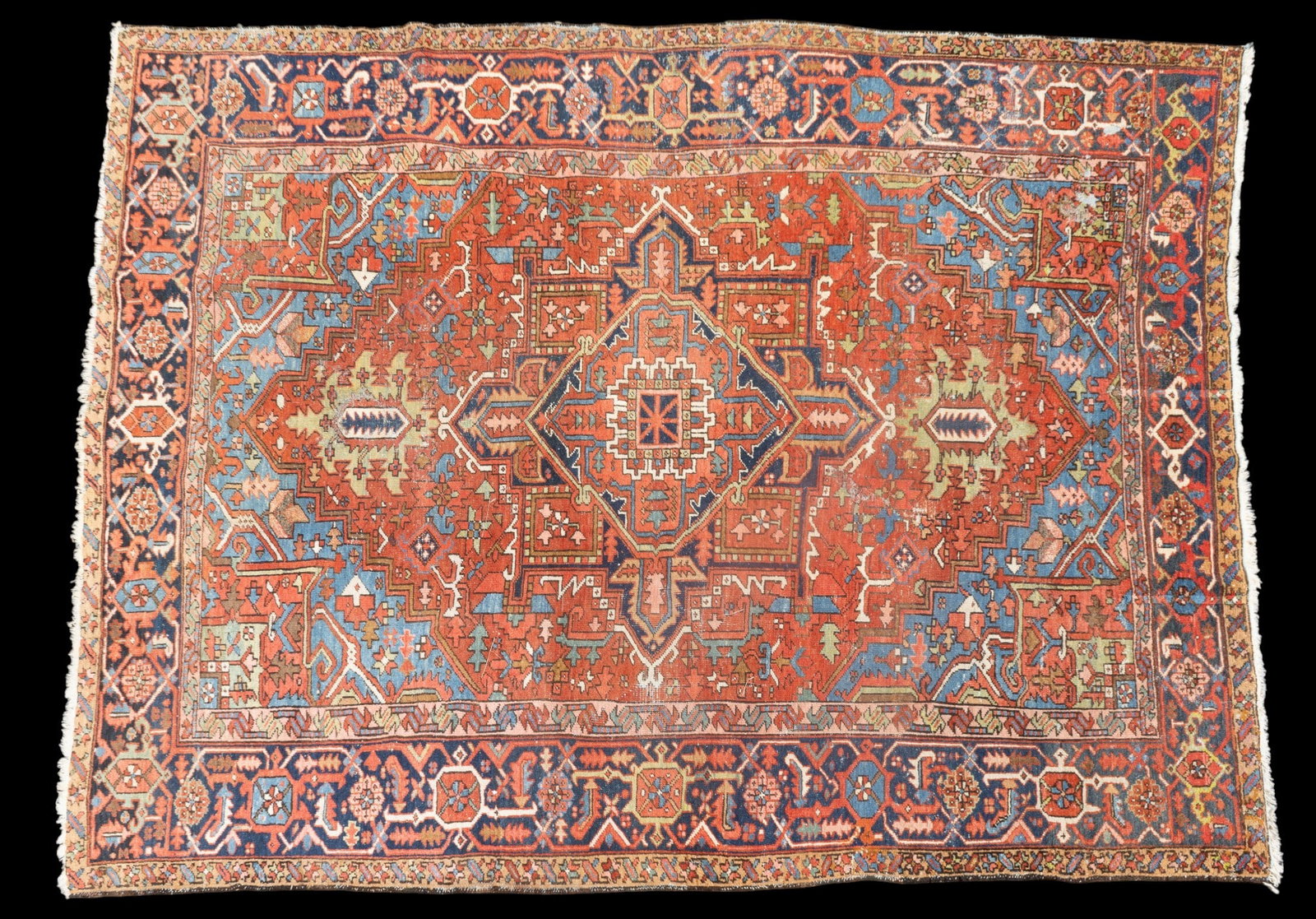 Heriz Area Rug: 8'3" x 10'1"