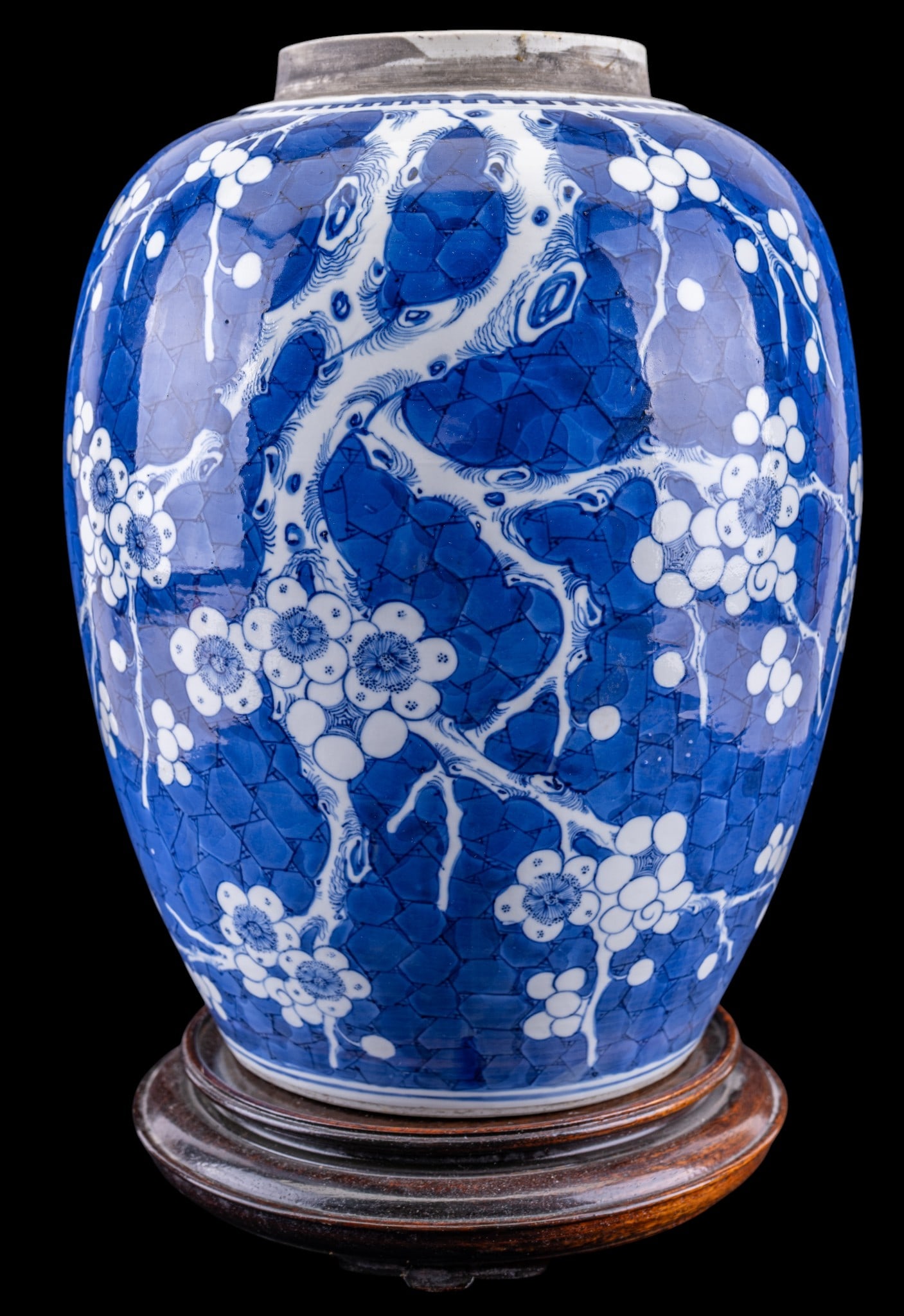 Chinese Blue and White Ginger Jar w/ Stand (1 of 8)