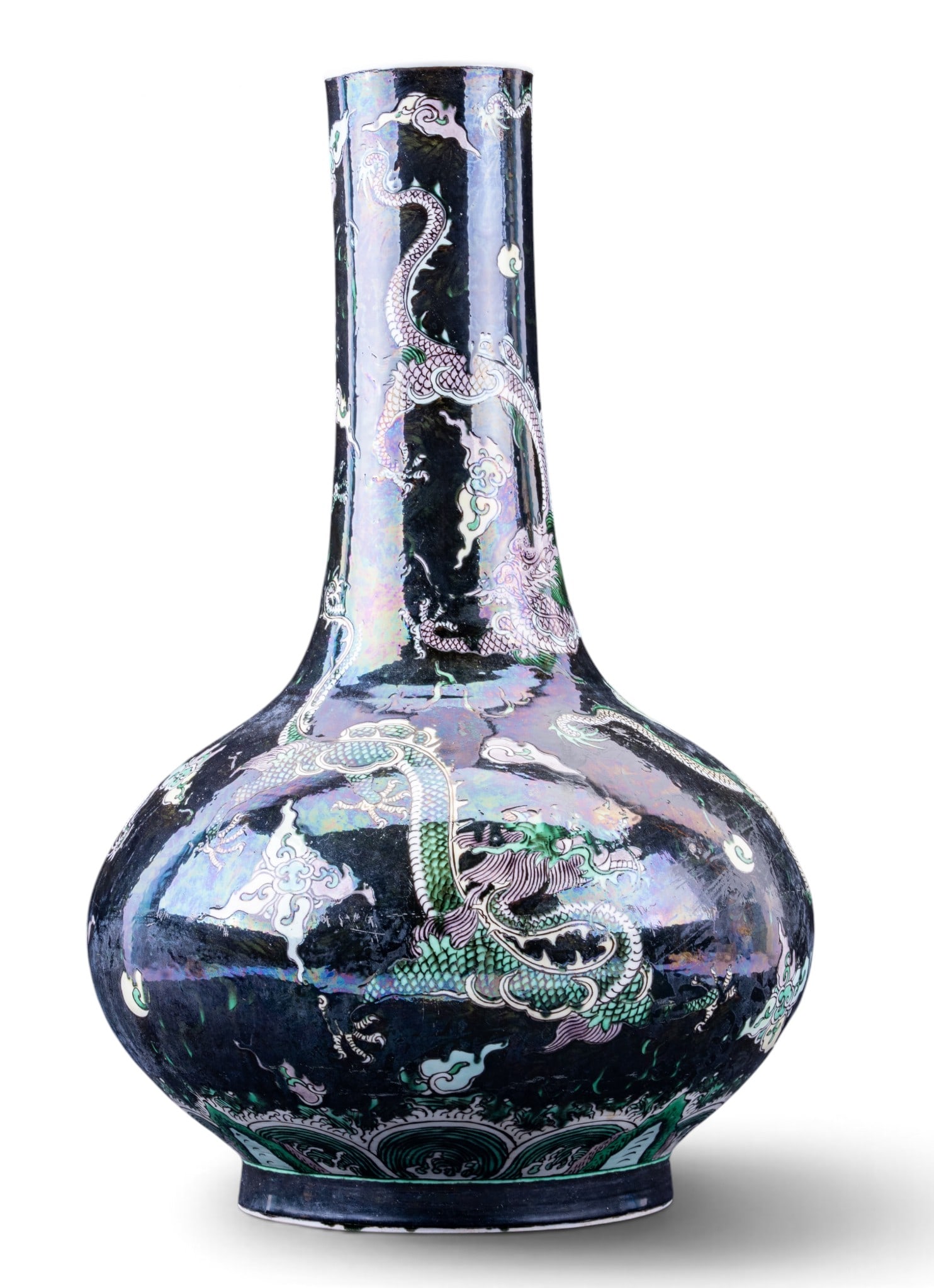 Chinese Famille Noire Tianqiuping Vase w/ Dragons: Highly decorative Chinese Famille Noire porcelain "Tianqiuping" (Heavenly Globe) vase, dating to late 19th or early 20th century (late Qing Dynasty). Crafted in the sought-after Kangxi revival style, 