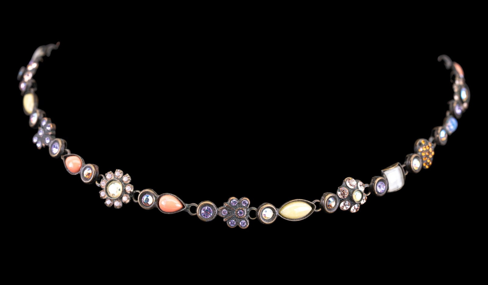 Designer Sorelli Necklace: Signed Sorelli vintage necklace.