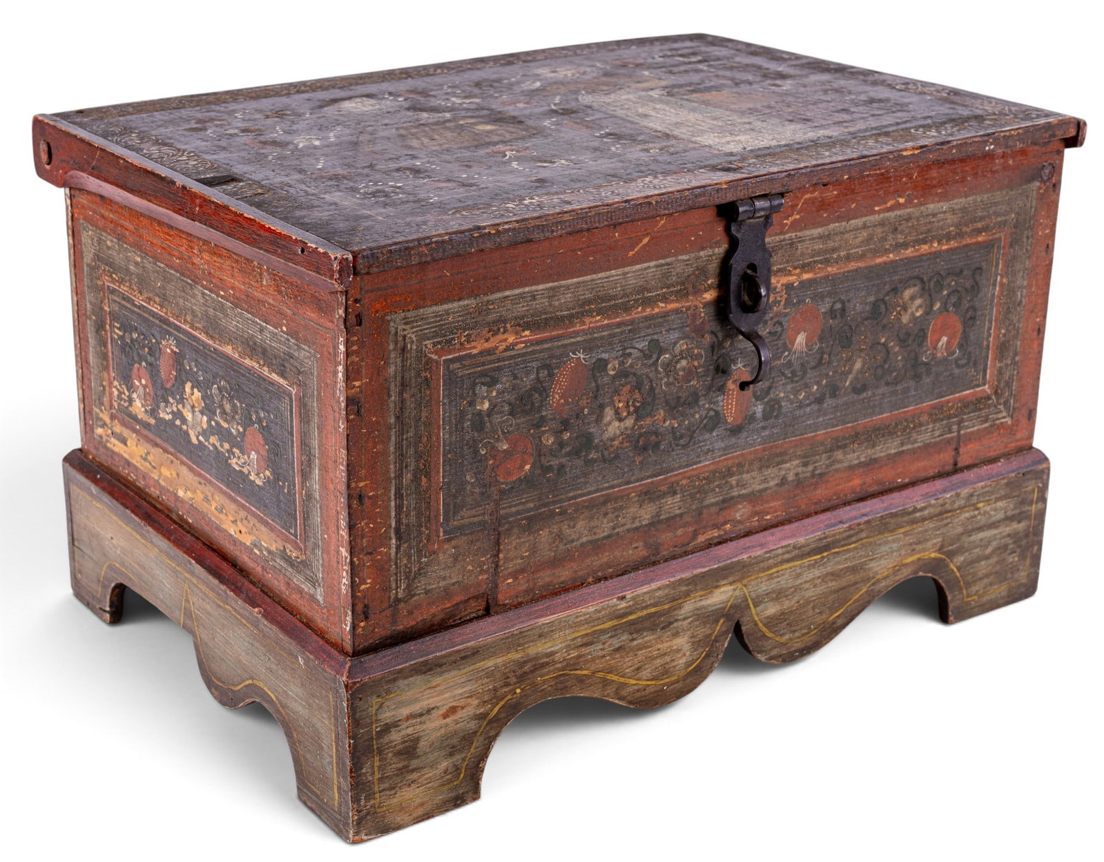 Small Painted Chest with Decorative Panels (1 of 18)
