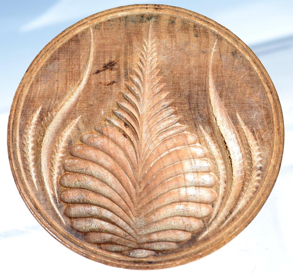 19thC Leaf and Floral Butter Mold: 19thC butter mold with Leaf and Floral folk art design, measuring 3.75"