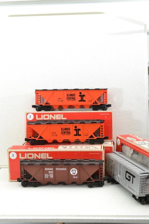 O Scale Lionel miscellaneous car lot including 6–9: Lionel miscellaneous car lot including 6–9805, 6–9263, 6–9264, 6–9264 original box(es)