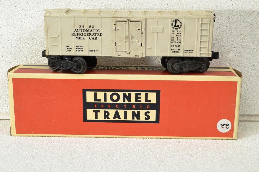 O Scale Lionel operating milk car number 3482: Lionel operating milk car number 3482 original box(es)