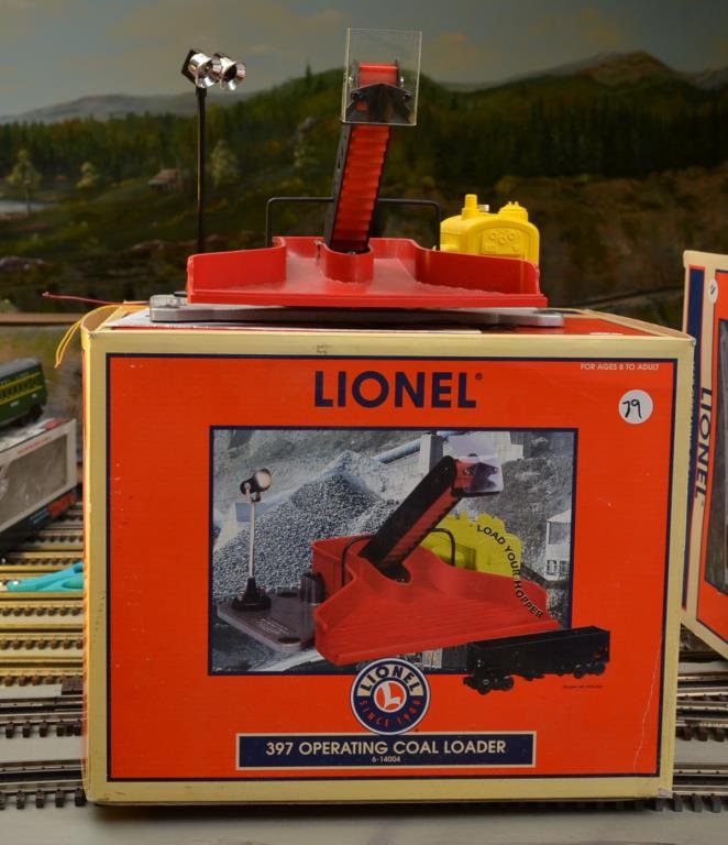 O Scale Lionel 397 operating coal loader 6–14004: Lionel 397 operating coal loader 6–14004 original box(es)