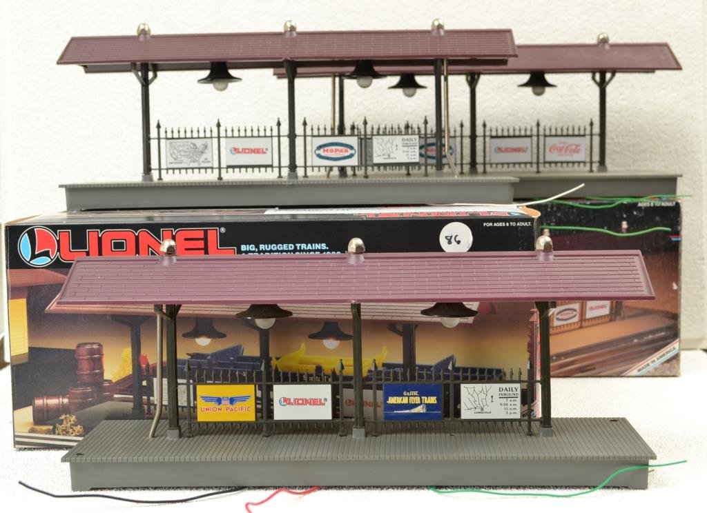 O Scale Lionel 3 illuminated station platforms 6–: Lionel 3 illuminated station platforms 6–12748 original box(es)