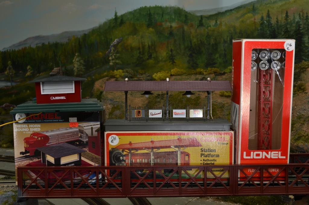 O Scale Miscellaneous Lionel excess Reese 6–2256,: Miscellaneous Lionel excess Reese 6–2256, 6–12903, 6–2313 original box(es)