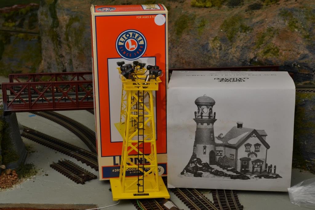 O Scale Lionel accessories 6–14155 floodlight and: Lionel accessories 6–14155 floodlight and a Heritage Village collection pigeon head lighthouse original box(es)