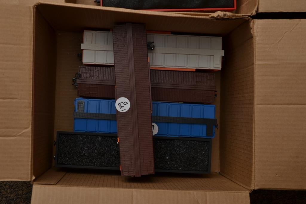 O Scale Miscellaneous Lionel O Gauge train car lot: Miscellaneous Lionel O Gauge train car lot No Boxes