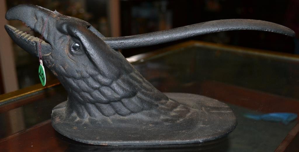 Cast Iron Eagle Nut Cracker: Cast-iron Eagle nut Cracker