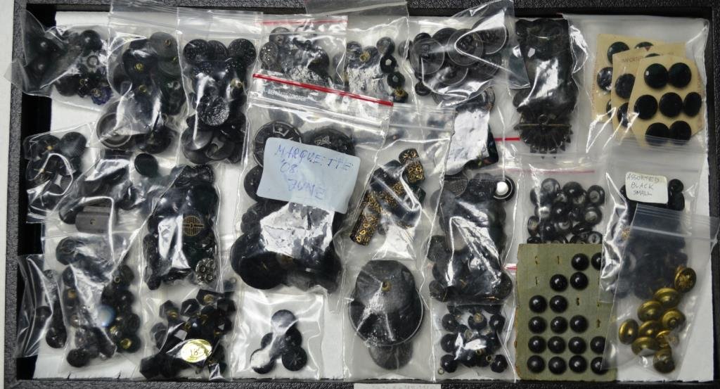 Tray Lot of High Quality Buttons: Tray lot of high quality buttons; black glass and others
