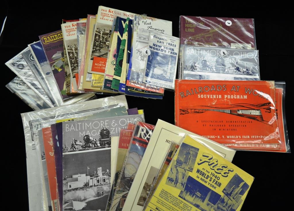 Large Grouping of 1939 NY Worlds Fair Railroad Re: Large grouping (64 pieces) of ephemera, all related to Railroads and the 1939 NY Worlds Fair, includes magazines, maps and souvenirs