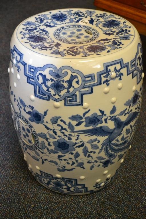 20th C Chinese Export Garden Seat: 20th C Chinese Export garden seat, porcelain, 18"h x 13"d