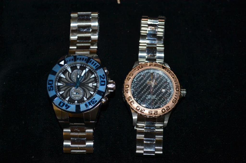 2 Invicta wrist watches.: Pro Diver mod 12309 & Pro Diver mod 12557