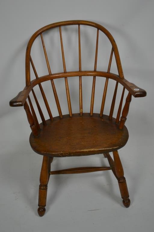 Bent Back Windsor Chair: Bent back Windsor chair
