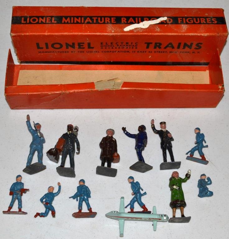 No. 55 Lionel Miniature Railroad Figures in Origin: No. 55 Lionel miniature railroad figures in original box, with other figures
