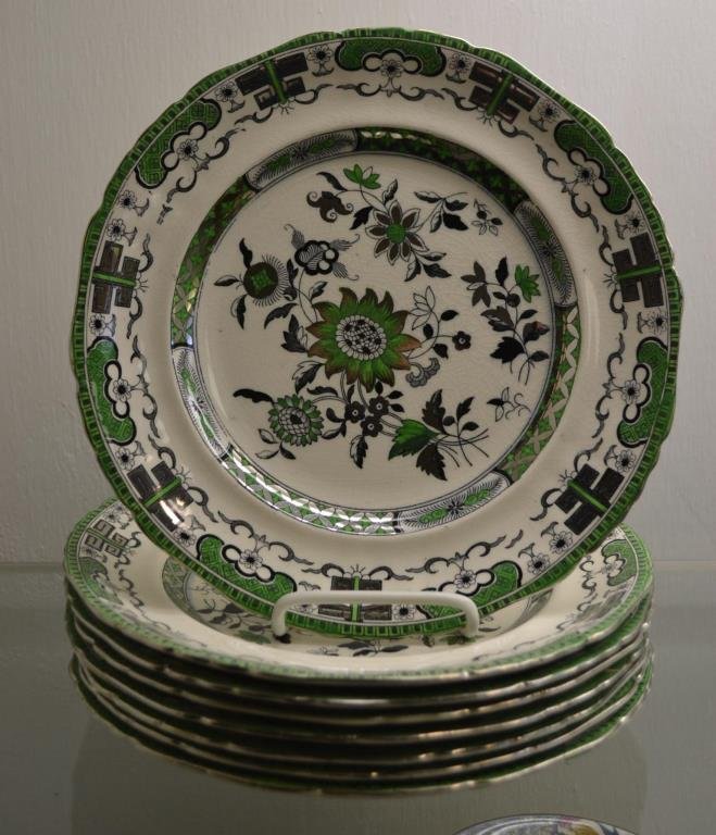 8 Mason's Ironstone Plates: 8 Mason's Ironstone plates with green, silver and black pattern, 9.5"