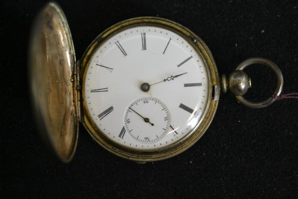 H. Montanden Pocket Watch: H.Montanden Swiss pocket watch, 42mm, key wind & key set, cylinder escapement, case silver gold plated, hunting style, missing minute hand, not working.