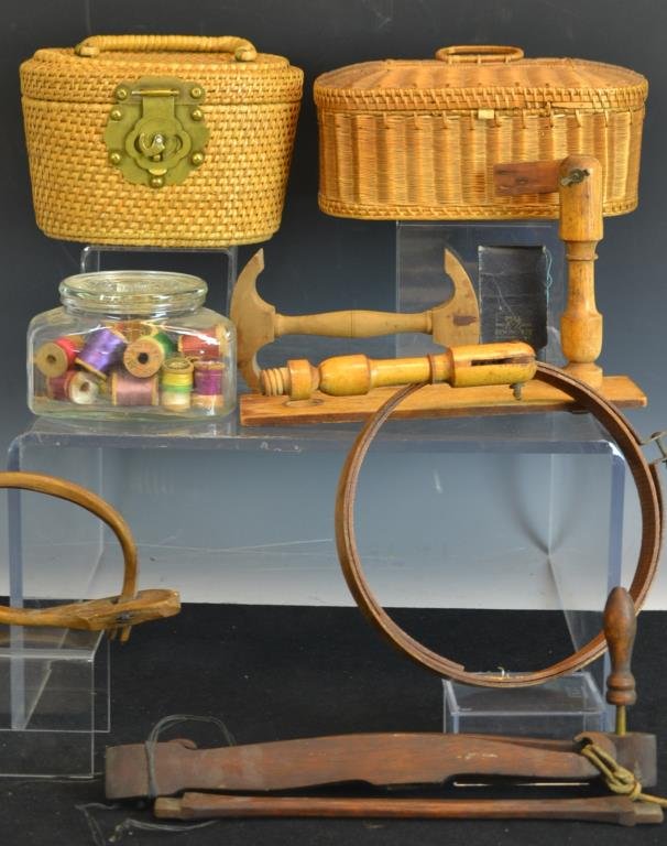 Collection of Vintage Sewing Items: Collection includes two sewing baskets, an embriodery hoop, a skein holder for yarn, and more