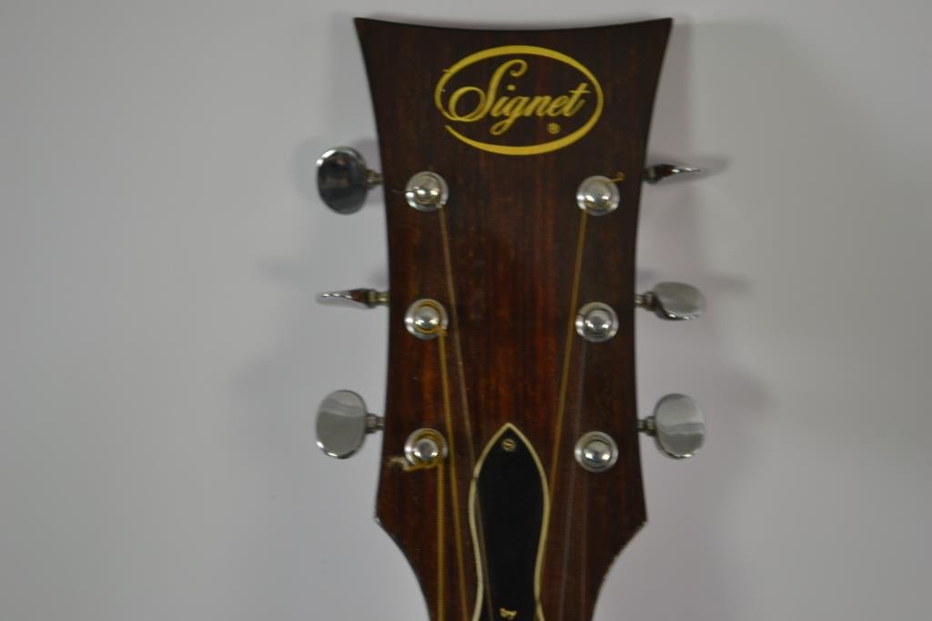 Signet Dreadnaught Guitar: Signet Dreadnaught guitar with flat shoulders and base, in case, with spruce face and rosewood body, SN 74030255
