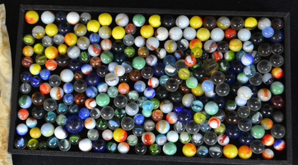 Large Grouping of Vintage Marbles: Vintage marble grouping includes milk glass, cat's eyes, and others