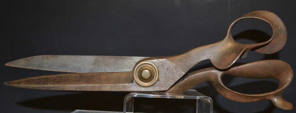 18th C Pair Of Iron Shears (1 of 3)