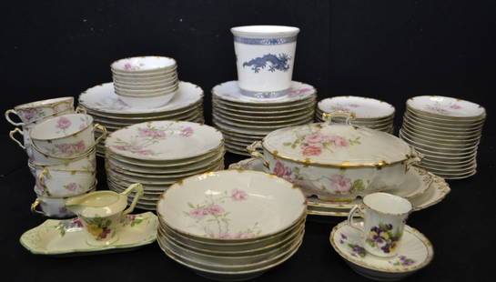Partial Haviland Limoges Dinner Service: Partial Haviland Limoges dinner service including; 10 9.50" plates, ( 1 w/ rim chip), 12 8.50" plates, (3 w/ rim chips), 10 7.50" plates (1 w/ rim chip) 6 7" bowls, 16 saucers, 15 cups, 8 5" bowls (2