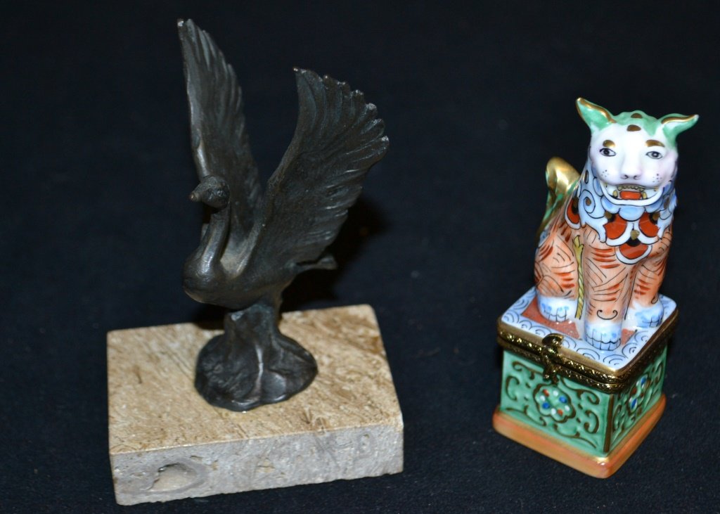 Siggy Puchta Swan and Limoges Foo Dog: Original Bronze Siggy Puchta swan, carved and cast in Canada along with a Limoges box in the form of a Foo Dog