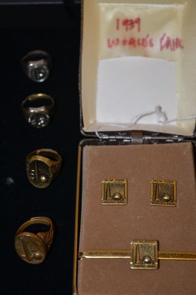 1939 World's Fair Cuff Links& Tie Clip & Four Ring (1 of 2)