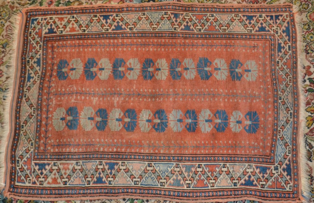 Oriental Style Rug (1 of 4)