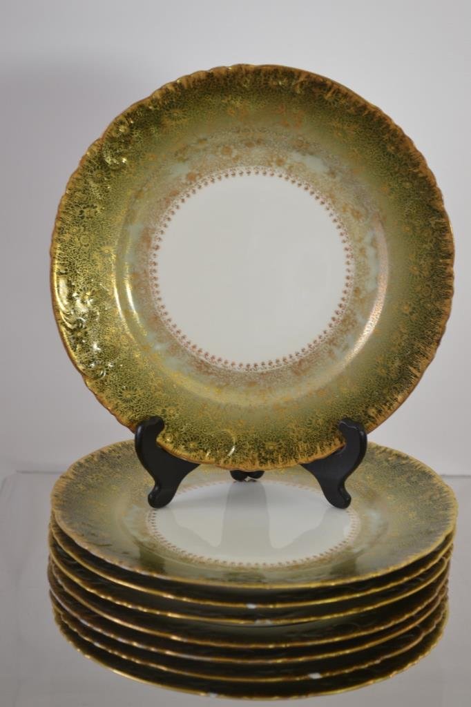 Eight Haviland Limoges Green and Gold 10.75" Plat (1 of 2)
