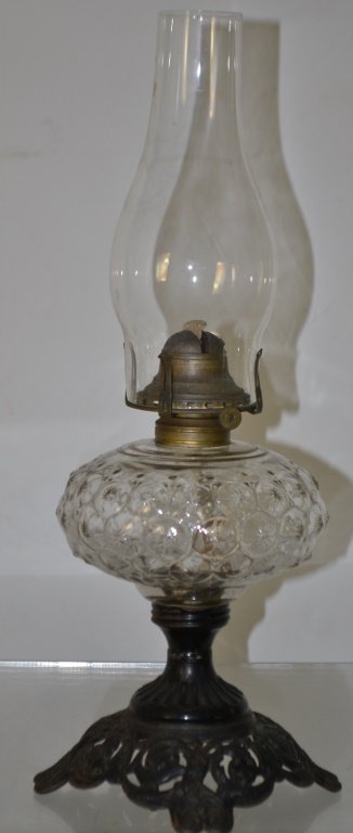 Queen Anne oil lamp w decorative iron base (1 of 2)