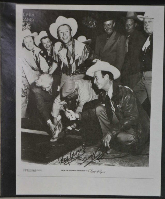 25 Photos of Roy Rogers w /Autograph by Roy Rogers (1 of 7)
