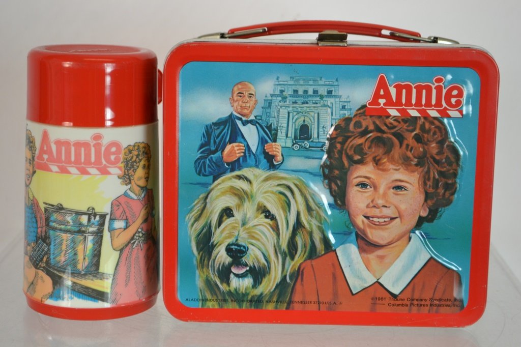 Vintage Annie Tin Lunch Box w/ Thermos (1 of 5)