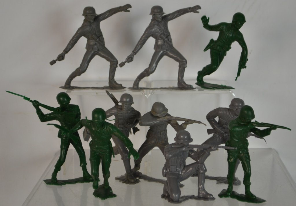 Early Lot Of Marx Large Soldiers (1 of 2)