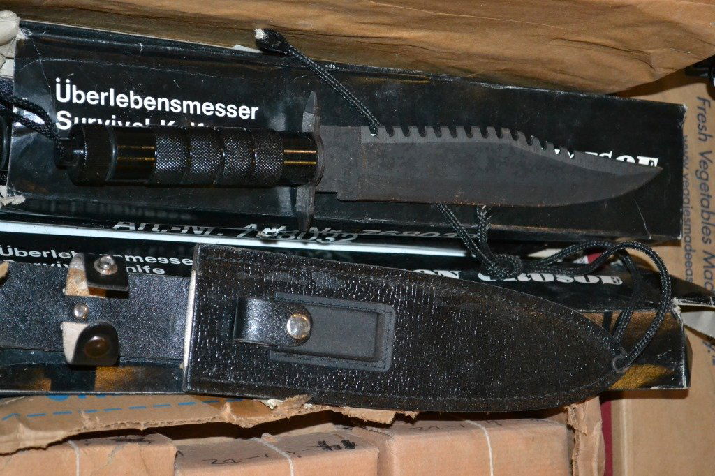 3 Robinson Crusoe Survival Knives (1 of 1)