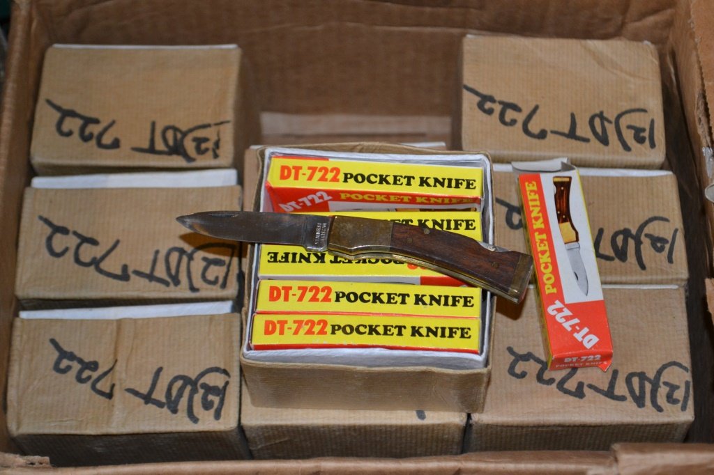 Approx. 9 dozen DT-722 Pocket Knives (1 of 1)